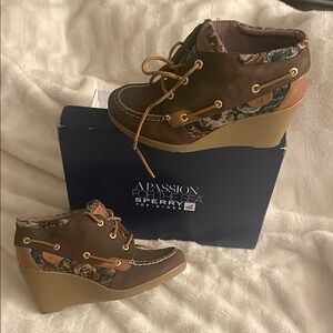 Sperry Brown Wedge with Floral Pattern